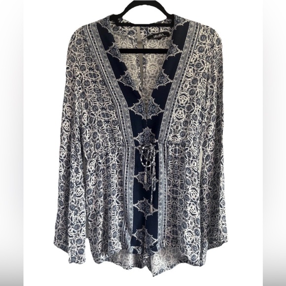 Lulus Pants - Lulus Ivory and Navy Blue Floral Print Romper Women's Size Medium Fair Condition